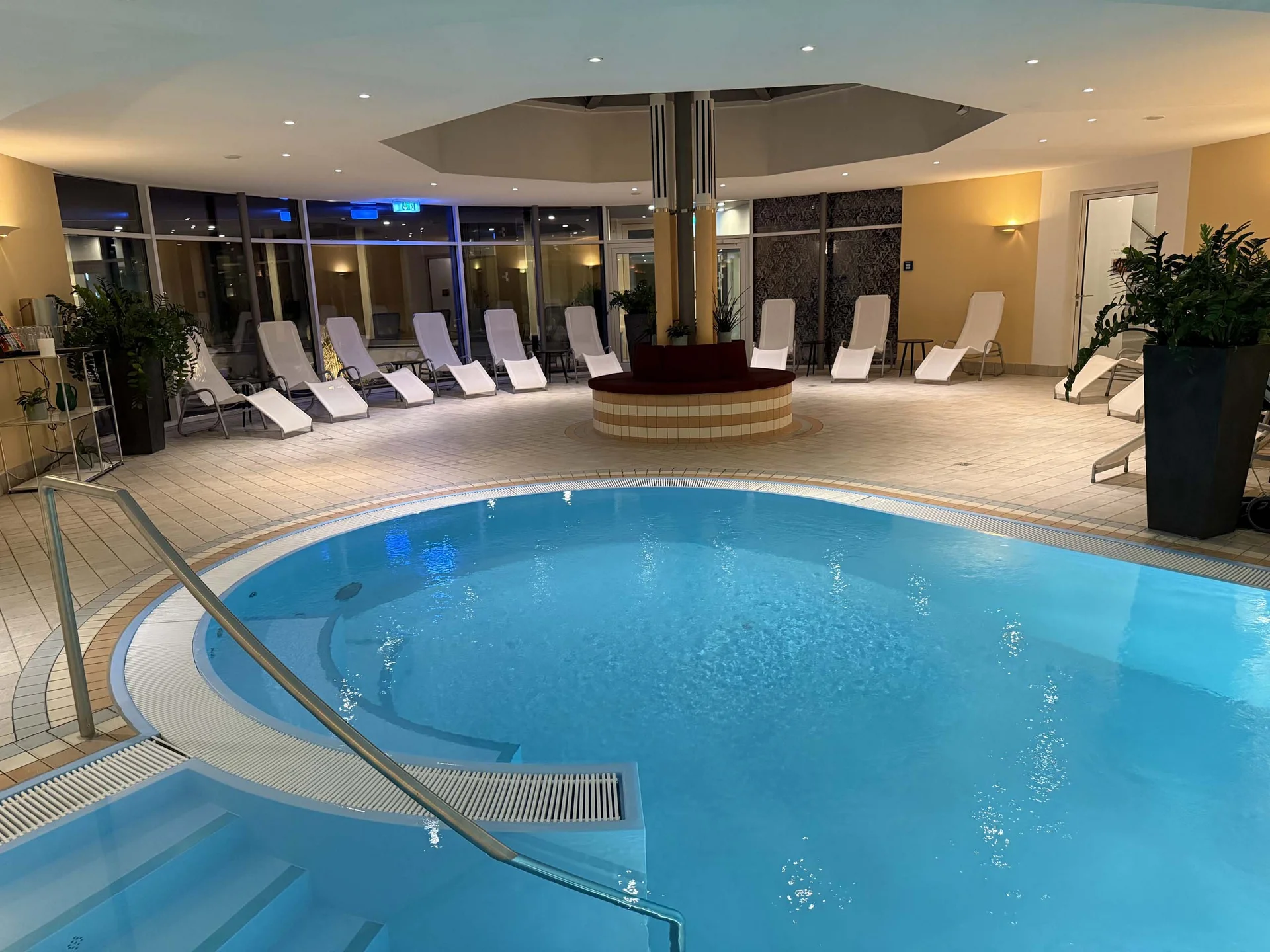 Ihr Wohlfühlhotel im Hochschwarzwald – Hegers Parkhotel Flora am Schluchsee Ihr Wohlfühlhotel im Hochschwarzwald – Hegers Parkhotel Flora am Schluchsee